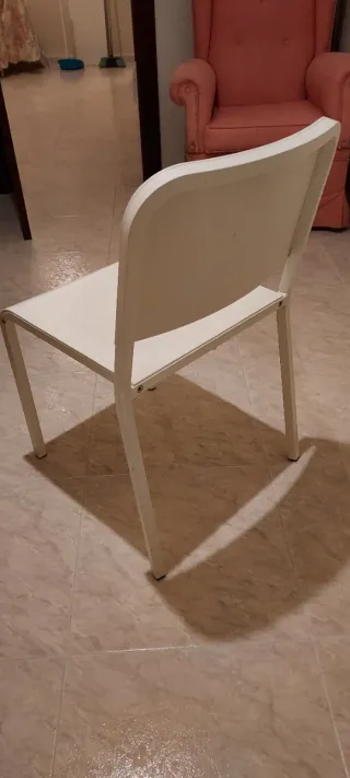 Silla blanca Ikea descatalogada