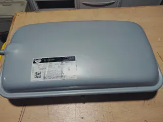 Vaso expansión 10L ZILMET 75 bar