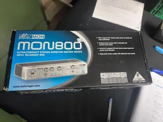 Behringer MON800 Mezclador Monitor Matrix mixer