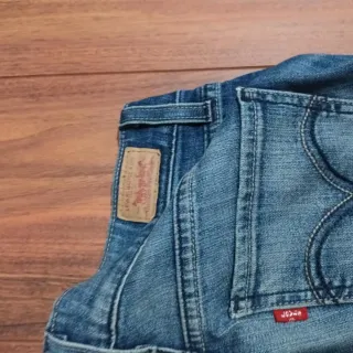 Levi's