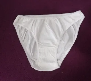 Lote 4 bragas C&A T. M nuevas sin etiqueta