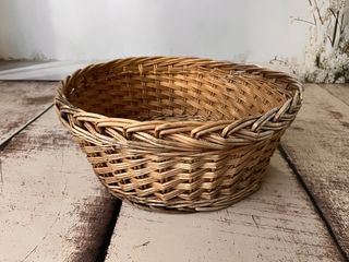 Cesto mimbre con traje y gorro chef bebé