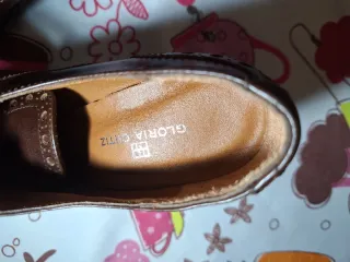 Zapatos de tacón Gloria Ortiz piel marrón