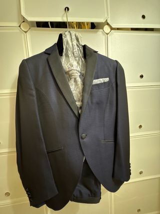 Traje de novio azul marino talla 39