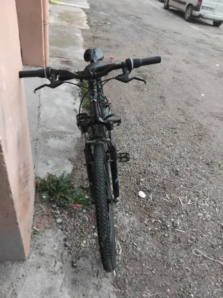 Bicicleta Rockrider gris el bisclita sola 85