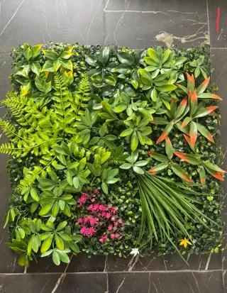 Jardín Vertical Artificial con Flores