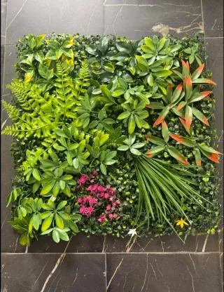 Jardín Vertical Artificial con Flores