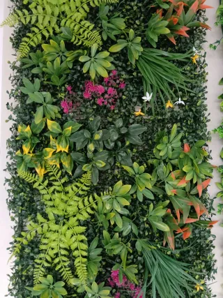 Jardín Vertical Artificial con Flores