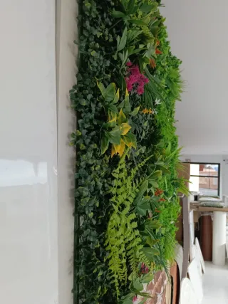 Jardín Vertical Artificial con Flores