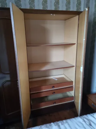 Armario de madera 1,90x1,90m