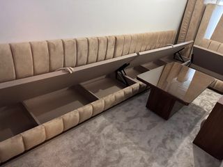 Sofá modular beige y marrón