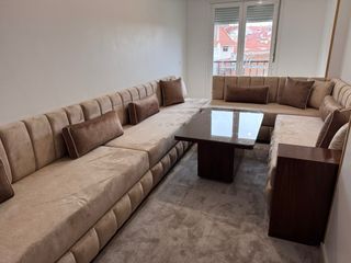 Sofá modular beige y marrón