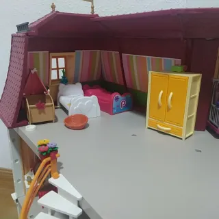 Casa Playmobil 5302 con todo lo que ves en la foto