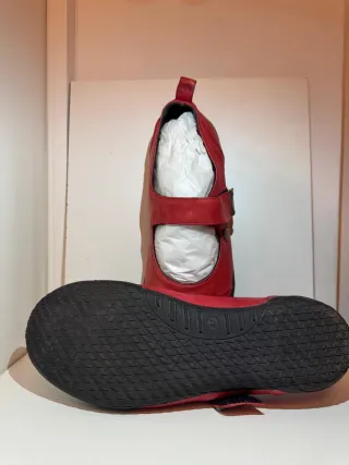 Zapatos de piel bajos rojos de mujer