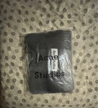 Sciarpa Acne Studios a quadri grigia e nere