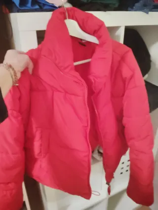 Chaqueta H&M corta roja