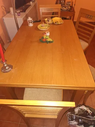 Mesa de comedor de pino con 6 sillas