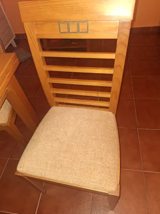 Mesa de comedor de pino con 6 sillas