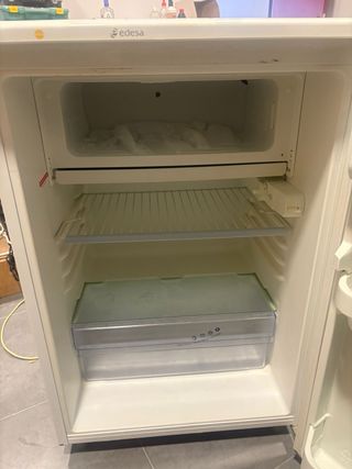 Nevera pequeña Edesa