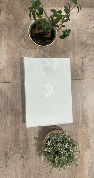 Nike Air Force 1 Blancas y Doradas