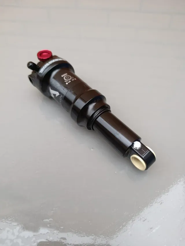 165x40mm MARZOCCHI Bomber Inline A LSR Evol 2025.