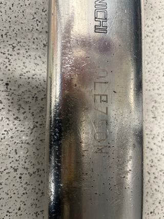 Llave dinamométrica para reperar