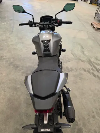 Honda CB750 HORNET Con extras 6700 sin extras 6400