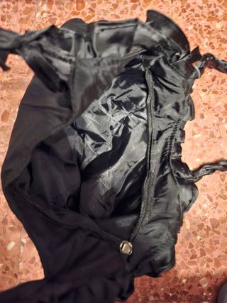 Bolso de tela negro con flores