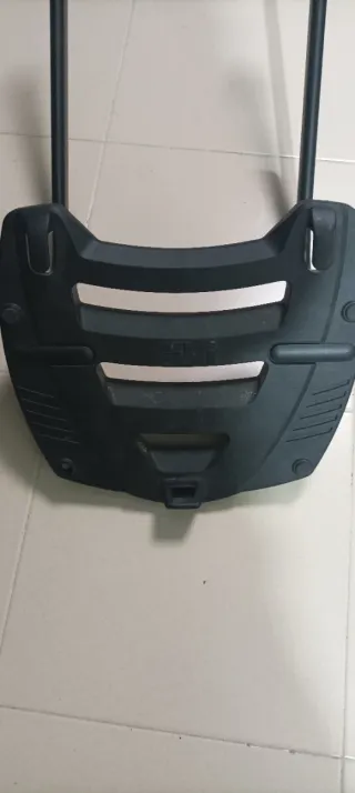 Parrilla Givi Universal Negra