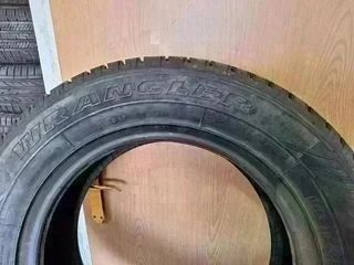 215 65 R16 98H Goodyear - 1 neumático sin uso