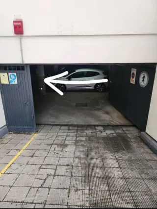 Plaza Garaje alquilo en los Rosales