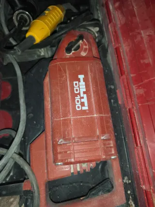 Taladro Hilti DD 100 con maletín