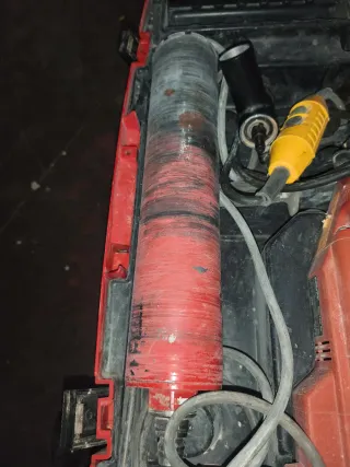 Taladro Hilti DD 100 con maletín