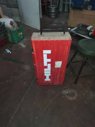 Taladro Hilti DD 100 con maletín