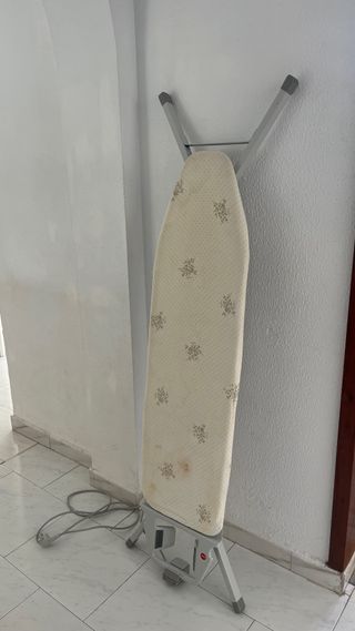 Tabla de planchar con soporte