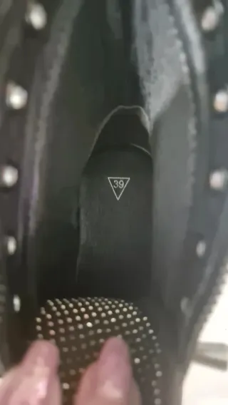 Anfibi con glitter zip