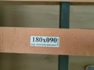 2 Camas Beige y Doradas con Rattan