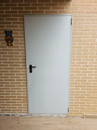 Puerta cortafuegos ignífuga RF60