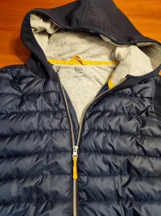 Cazadora acolchada azul con capucha talla 15-16