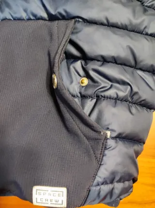 Cazadora acolchada azul con capucha talla 15-16