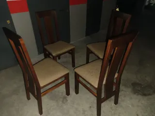 Sillas de madera estilo colonial moderno