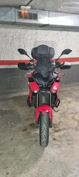 Yamaha Tracer 9 Roja