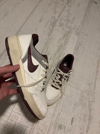 Zapatillas Nike Talla 45 Beige y Granate