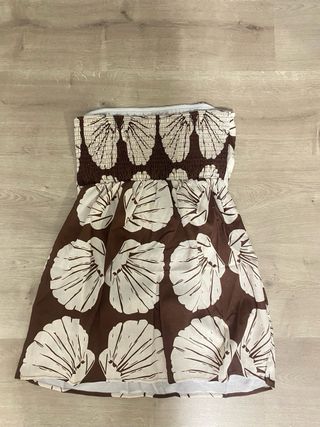 Vestido sin tirantes con estampado de conchas