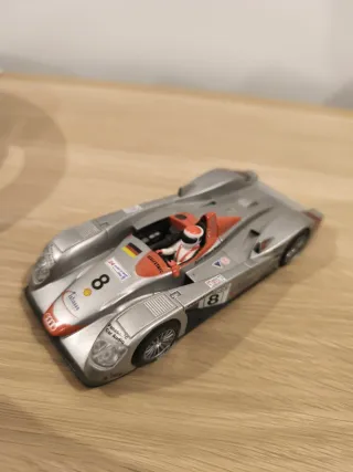 Scalextric Audi R8