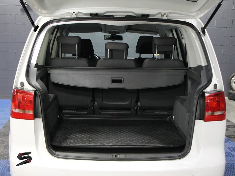 Volkswagen Touran 2.0 TDI Advance 2010, foto 12