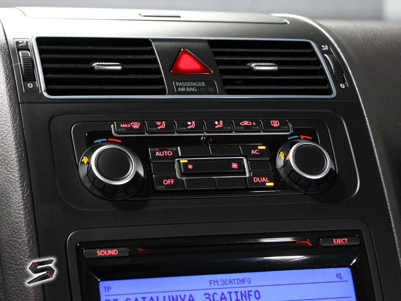 Volkswagen Touran 2.0 TDI Advance 2010, foto 19