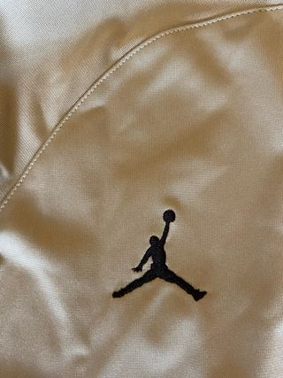 Conjunto de chándal Jordan PSG Beige con Capucha.