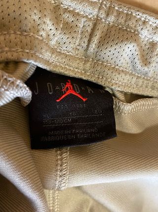 Conjunto de chándal Jordan PSG Beige con Capucha.