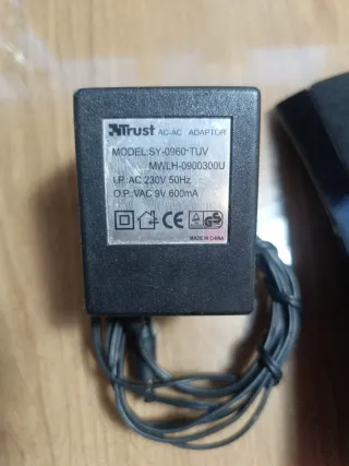 Altavoces Trust amplificados SP-2350S